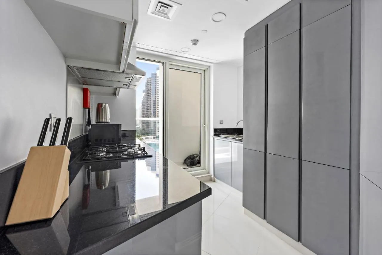 A Living Modern 1Br Apartment With Balcony & Canal View At Prive-517 Business Bay Dubai United Arab Emirates